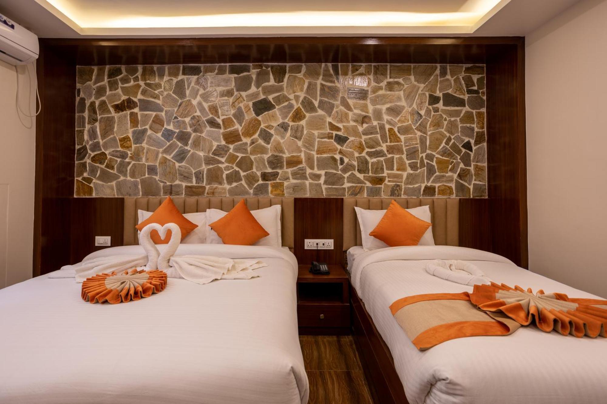 Airport Himalaya Boutique Hotel 加德满都 外观 照片