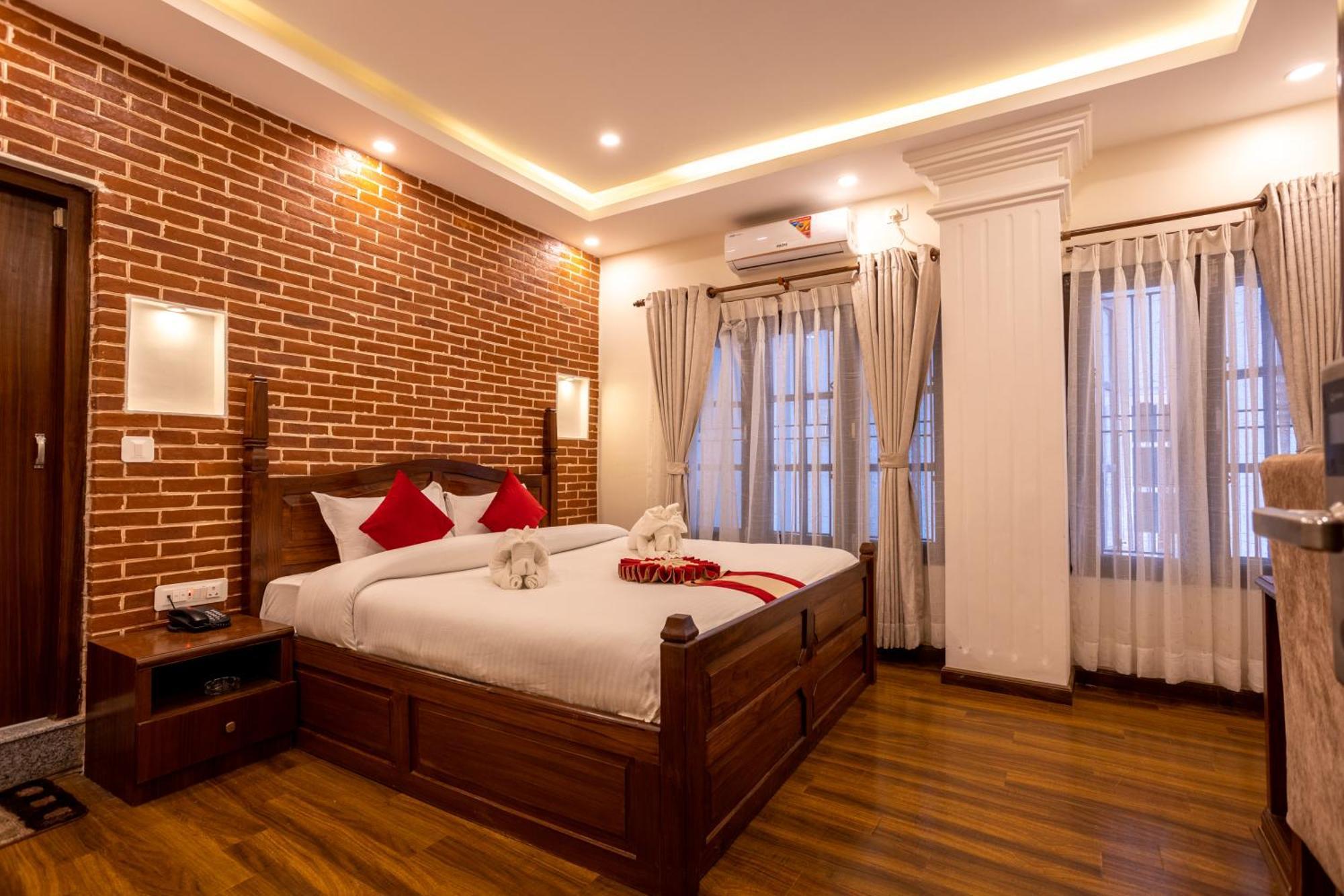 Airport Himalaya Boutique Hotel 加德满都 外观 照片
