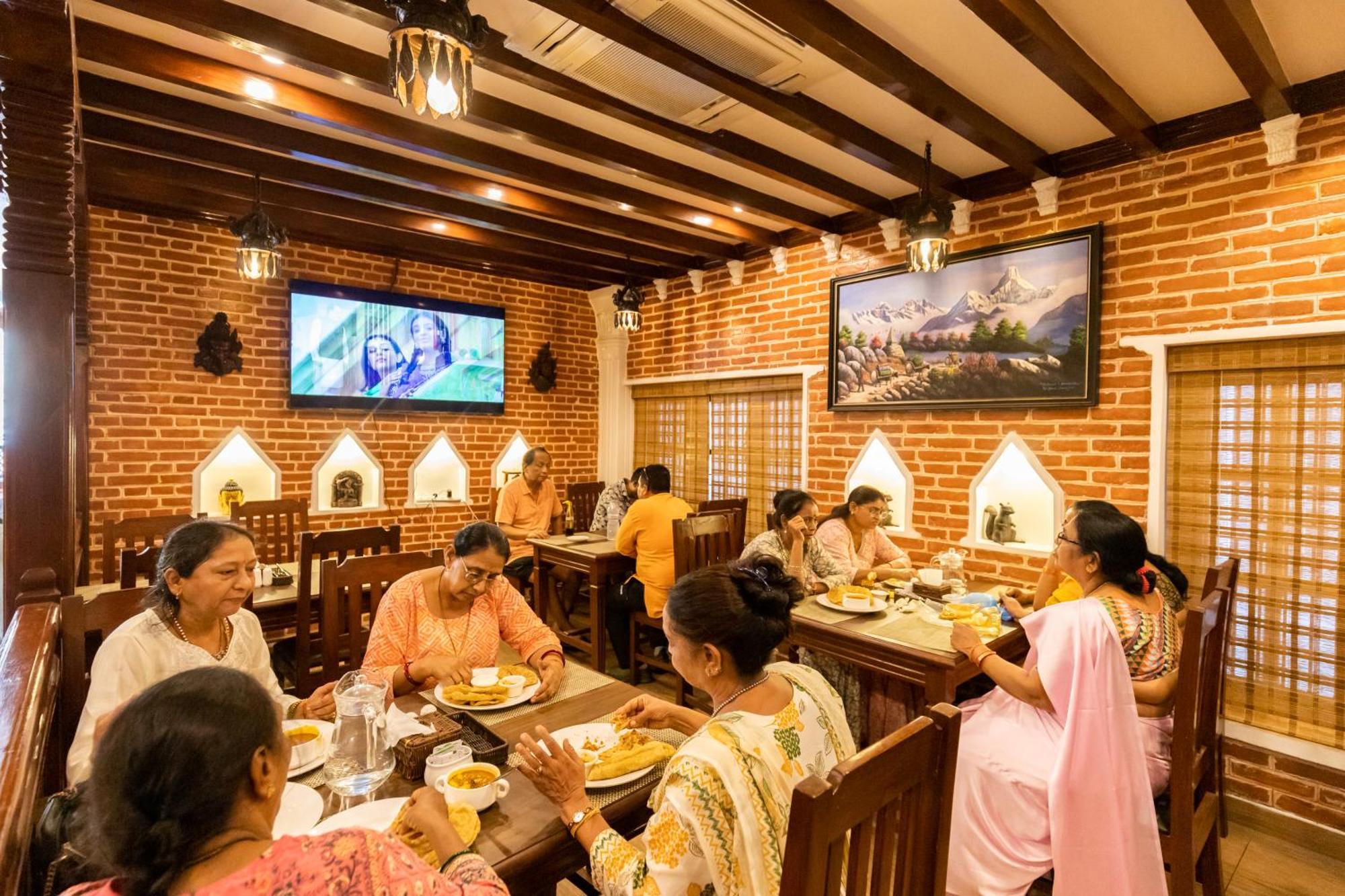 Airport Himalaya Boutique Hotel 加德满都 外观 照片