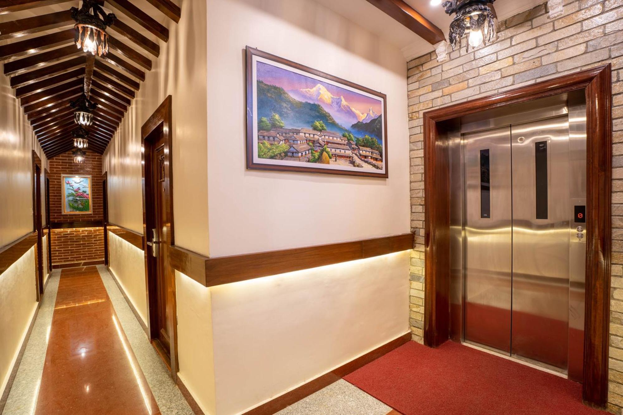Airport Himalaya Boutique Hotel 加德满都 外观 照片