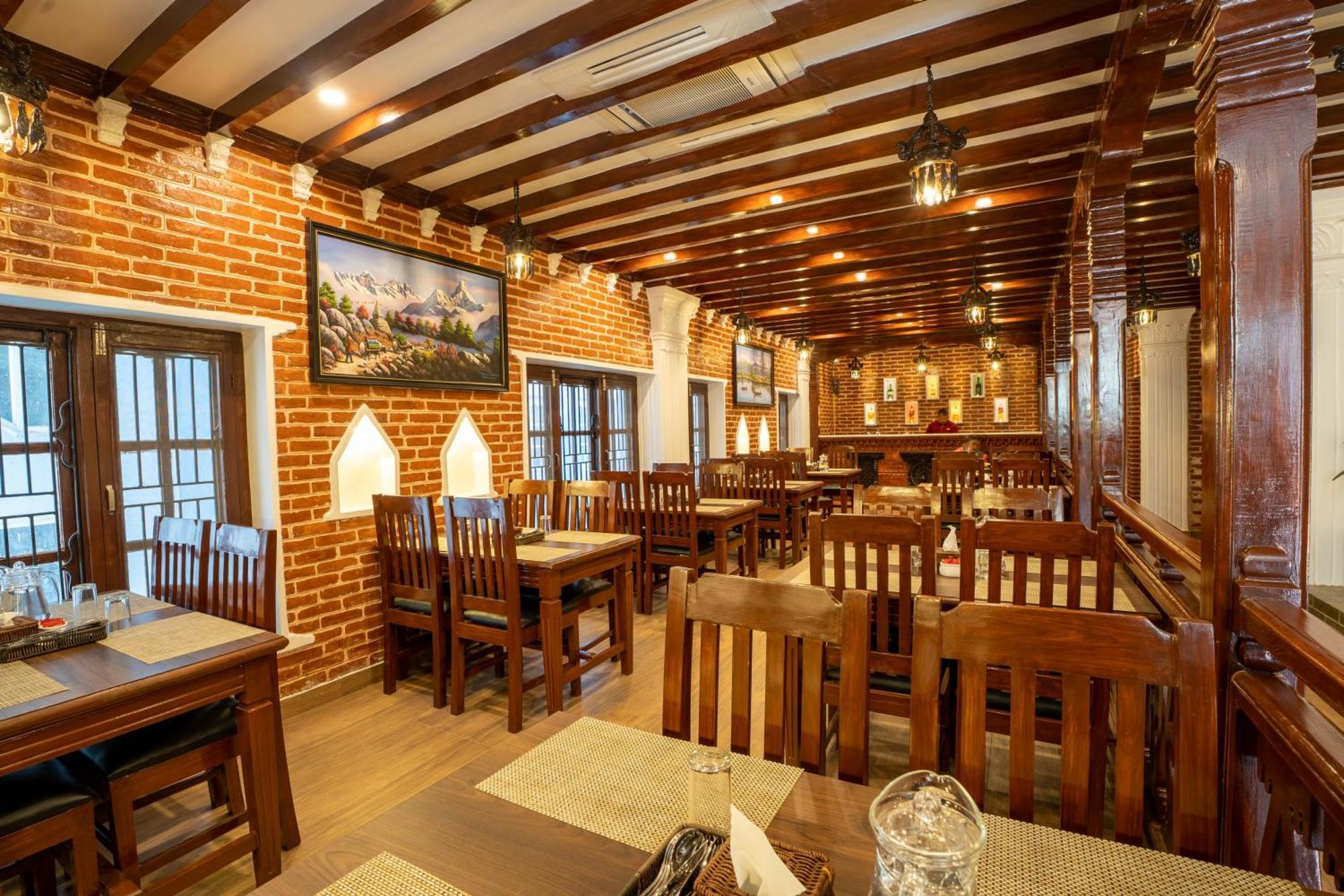 Airport Himalaya Boutique Hotel 加德满都 外观 照片