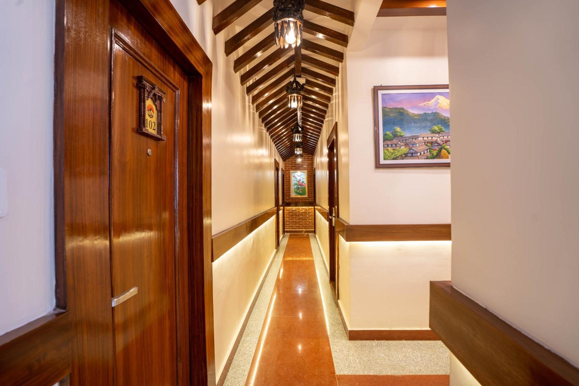 Airport Himalaya Boutique Hotel 加德满都 外观 照片