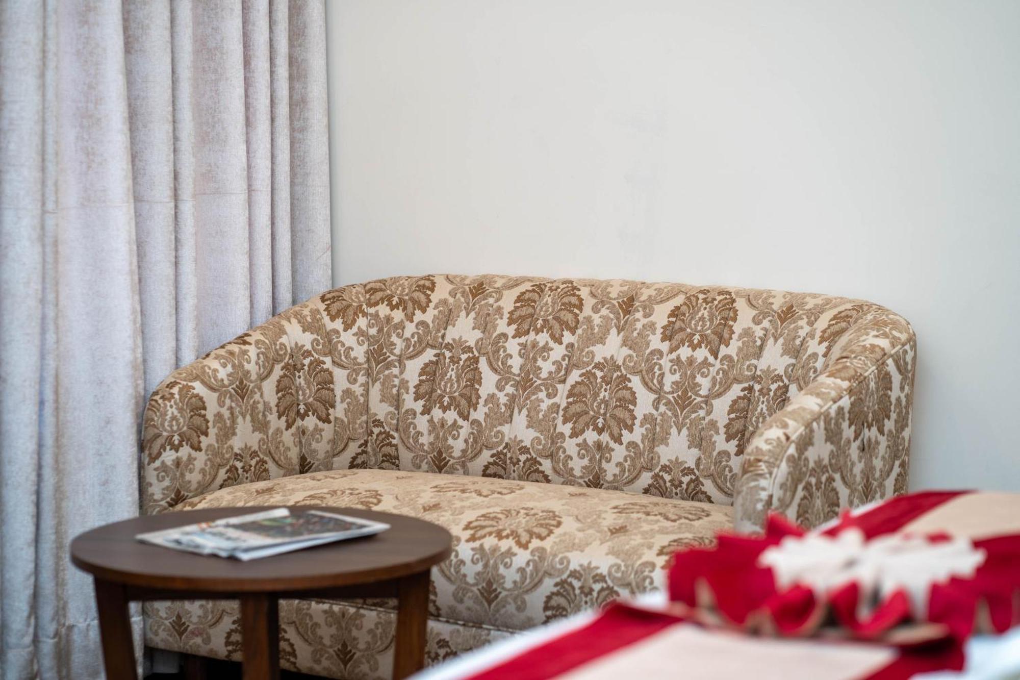 Airport Himalaya Boutique Hotel 加德满都 外观 照片